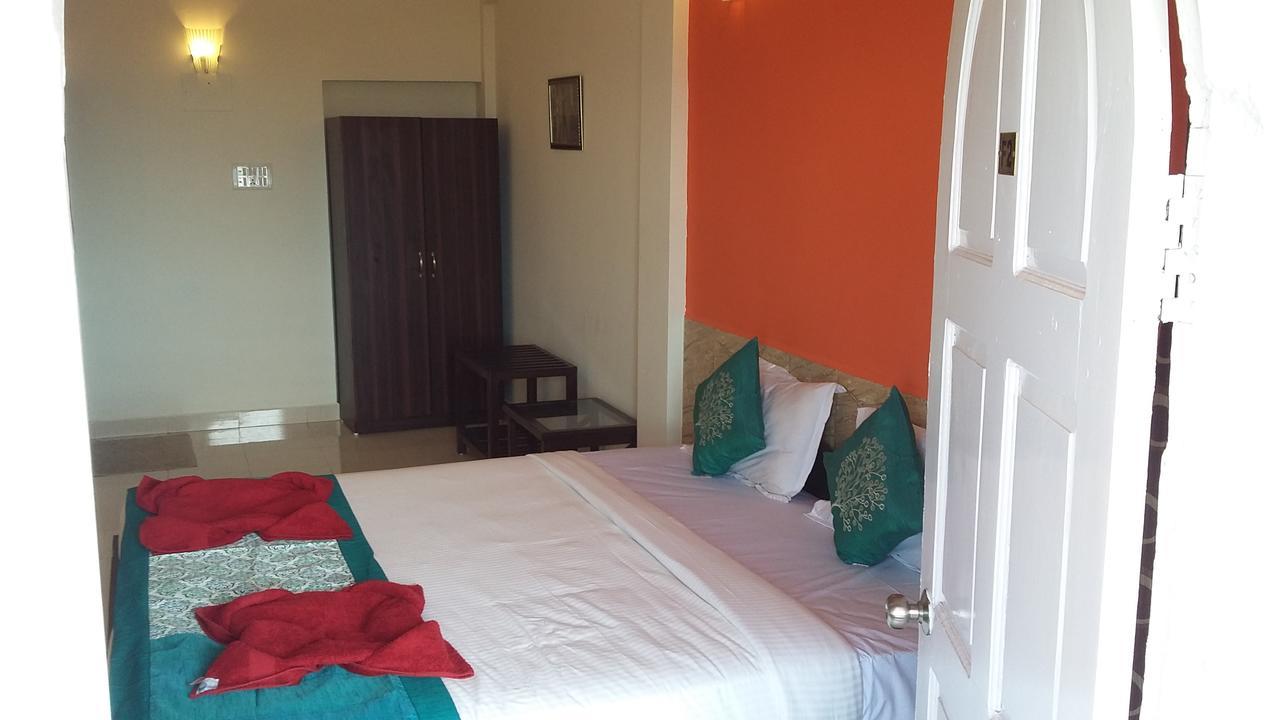 Oceans 7 Inn Calangute Buitenkant foto