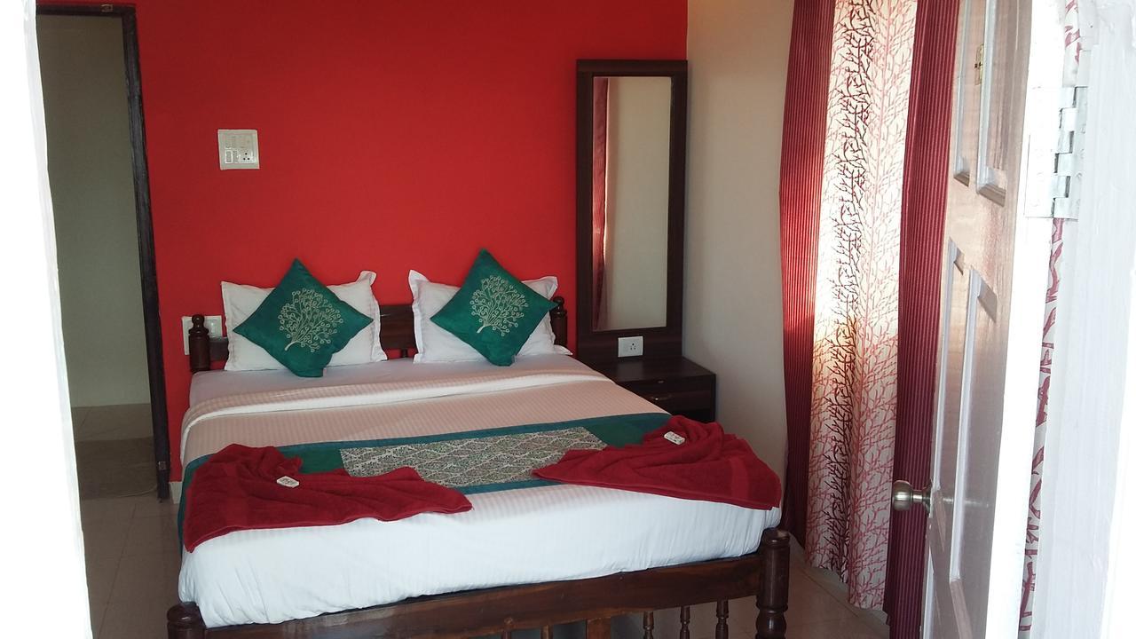 Oceans 7 Inn Calangute Buitenkant foto