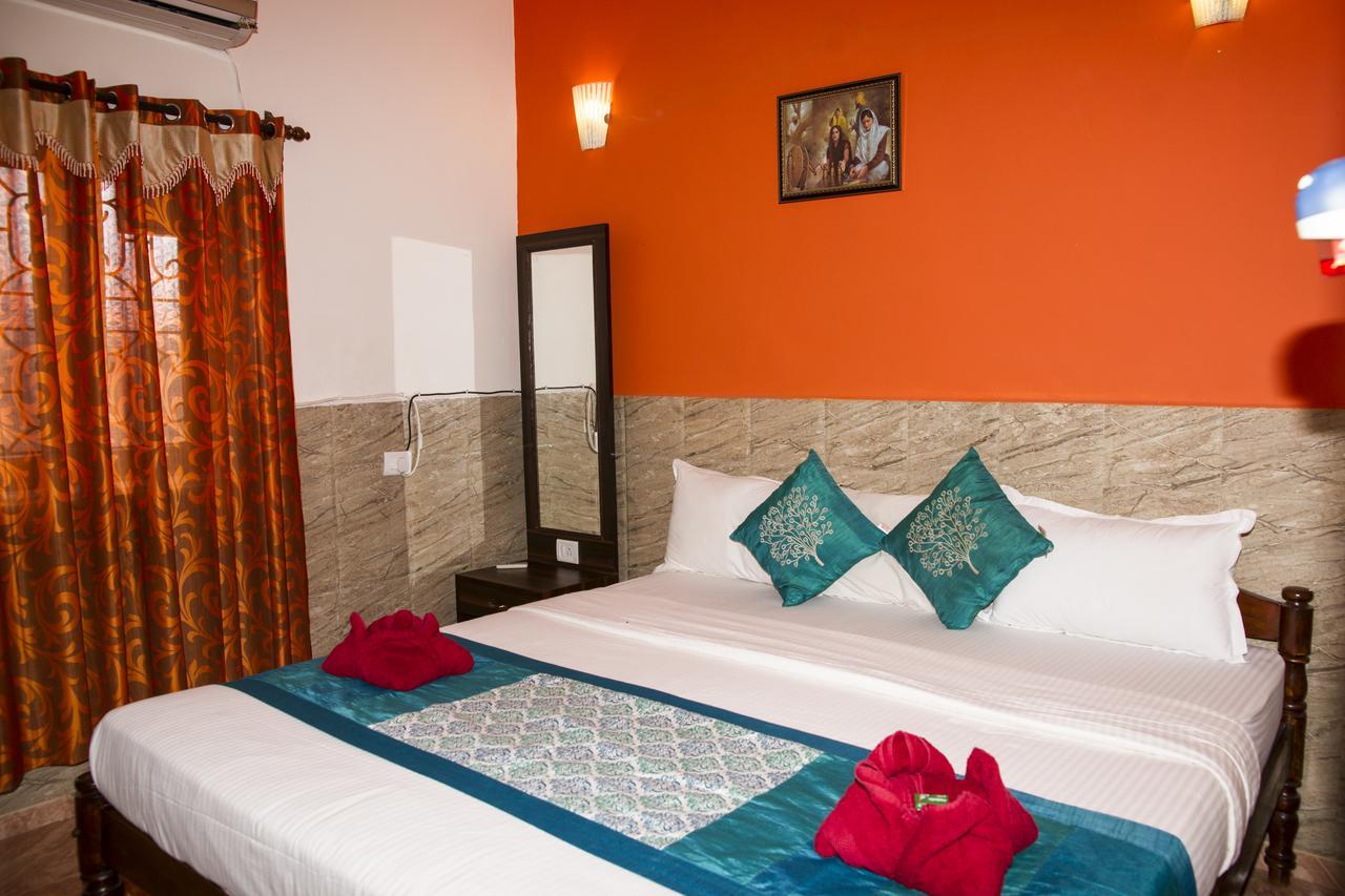 Oceans 7 Inn Calangute Buitenkant foto